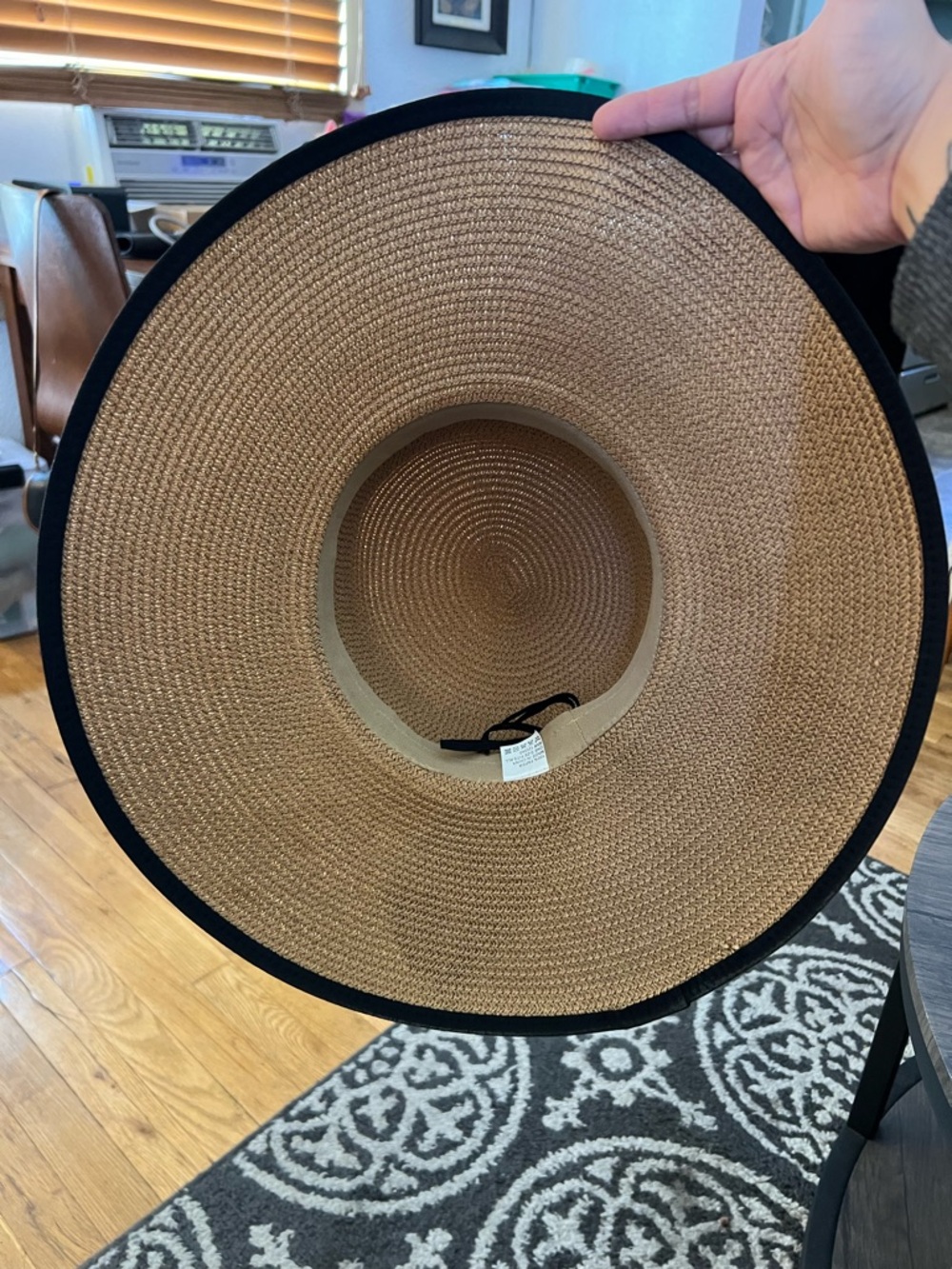 Wide Brim Sun Hat 👒☀️ - Picture 2 of 5